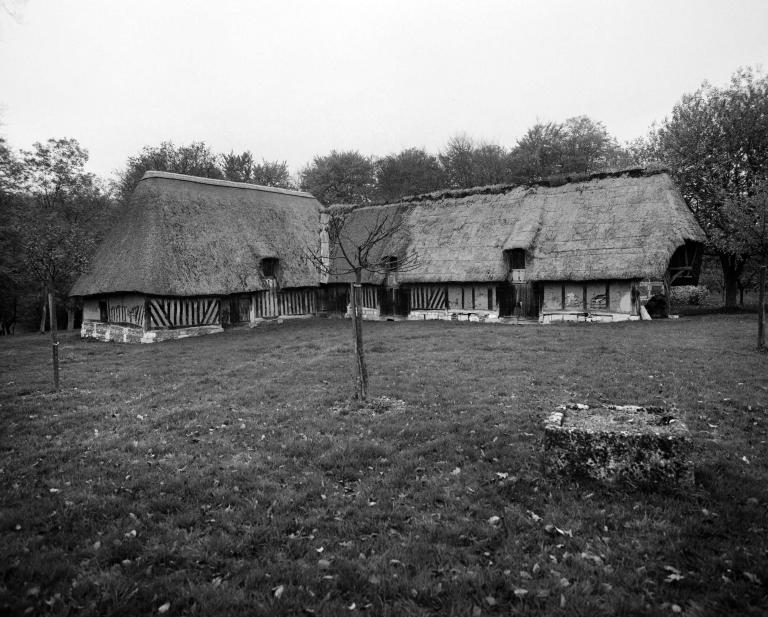 Elévations est et sud.- Photographie de l'Inventaire général, 1989. 