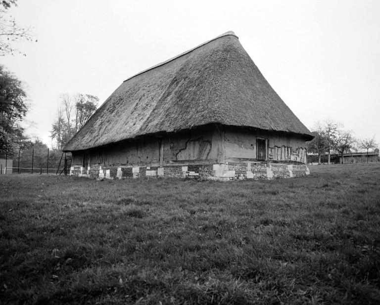 Pressoir, vue générale prise du sud-ouest.- Photographie de l'Inventaire général, 1989. 