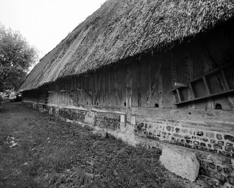 Cellier, élévation extérieure nord.- Photographie de l'Inventaire général, 1989. 