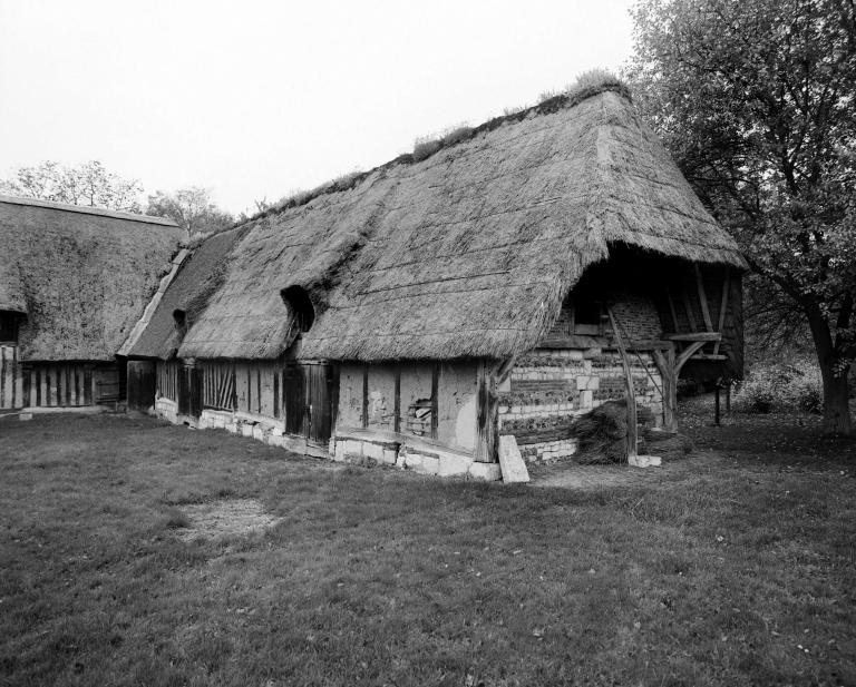 Cellier, élévation extérieure sud.- Photographie de l'Inventaire général, 1989. 