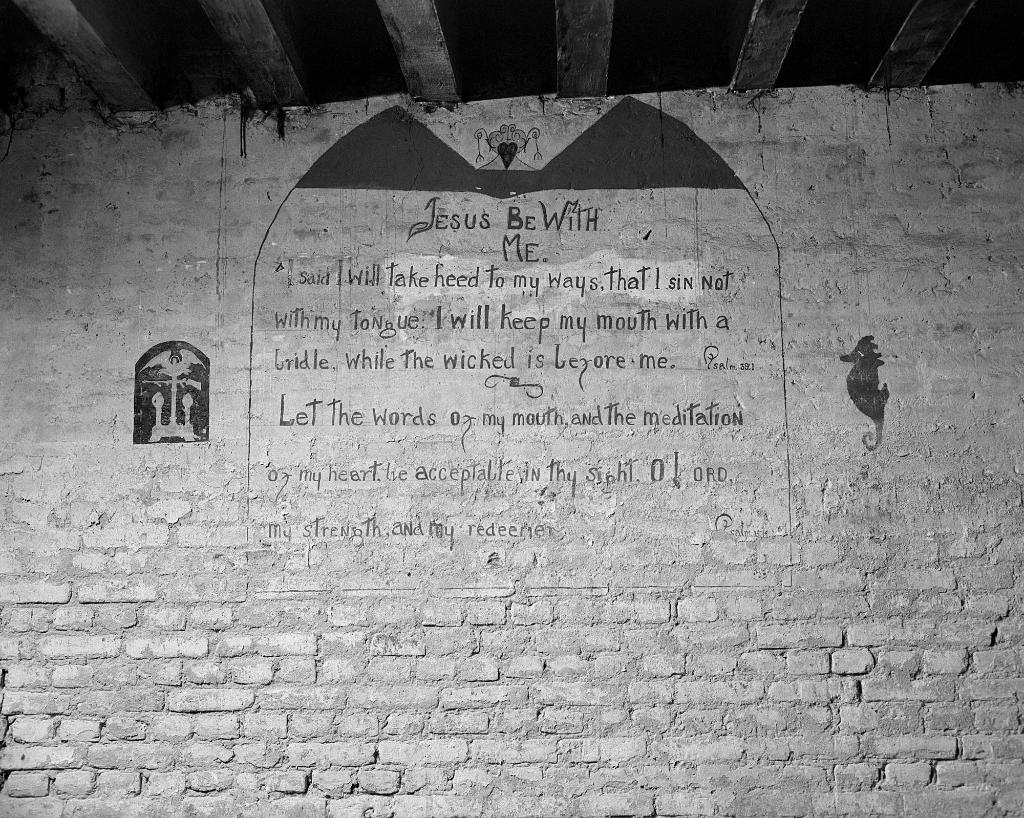 Cour B, petit magasin, chapelle des irlandais (16th port of Embarkation).