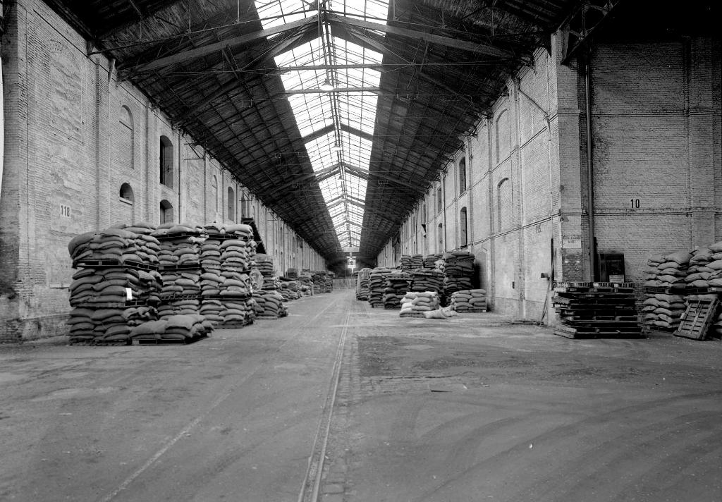 Cour D. Elévation intérieure.