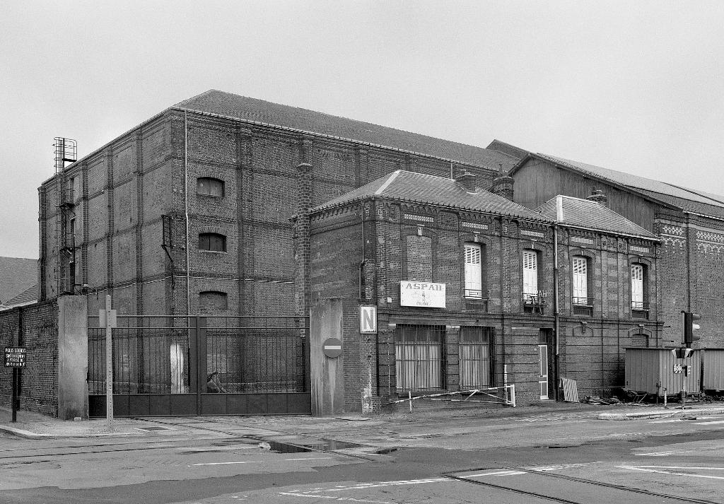 Grand Magasin nord-est, vu du nord-est.