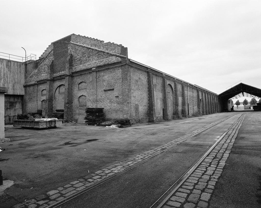 Grand Magasin nord-est, vu du nord-ouest.