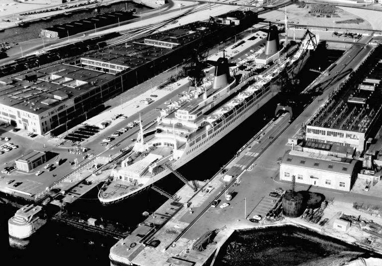 Vue aérienne du France dans la forme VII.- Photographie, par Henrard, vers 1964 (Musée du Vieux Havre).