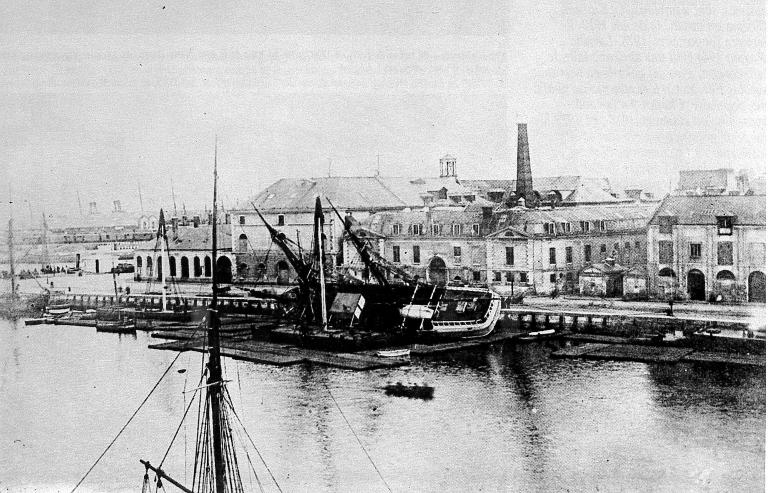 Quai Lamblardie en 1910 [au centre la manufacture de tabac, à gauche l'entrepôt Réel].- Photographie, 1910 (B.M. Le Havre).