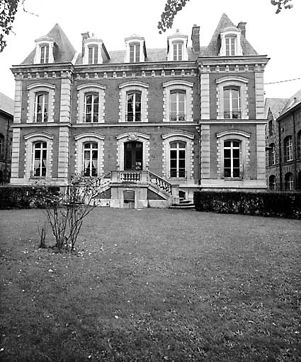 Logement patronal, façade, vue générale.
