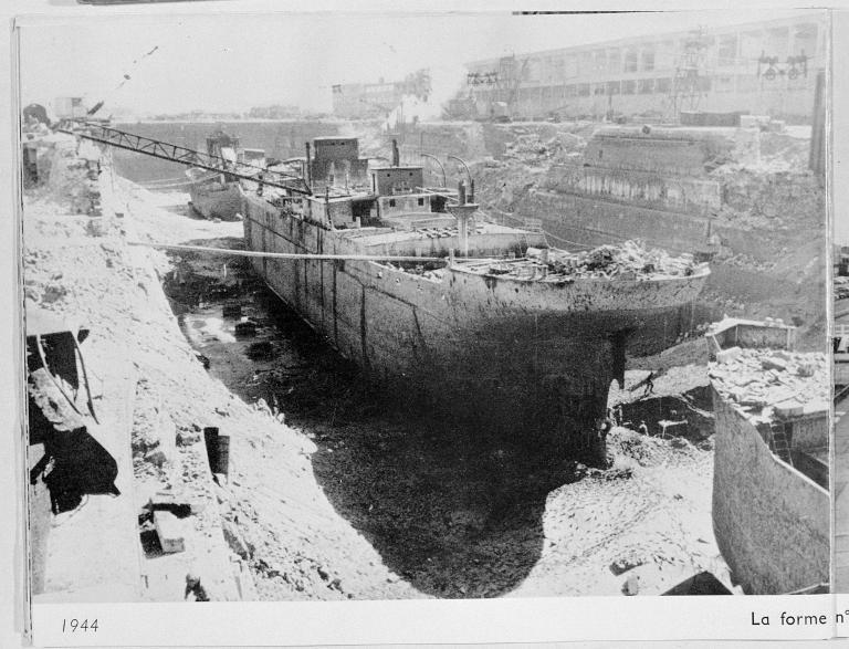 La forme 7, état en 1944.- Photographie, par Gilbert Fernez, 1944, tirée de : Le Havre 1944 (B.M. Le Havre).