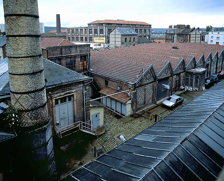 Salle des machines, élévation est sur cour.