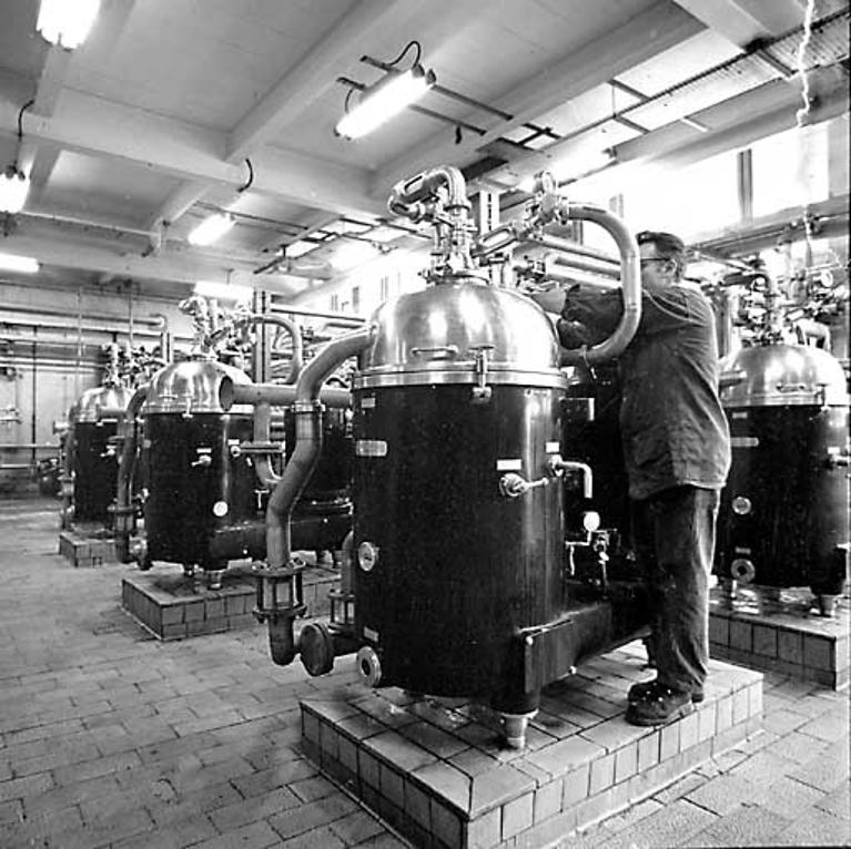 Atelier de fermentation, vers 1960 (Coll. Rhône-Poulenc Biochimie).