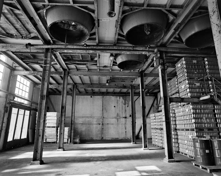 Magasin industriel et atelier de conditionnement (bâtiment 16 sur le plan), vue intérieure. 