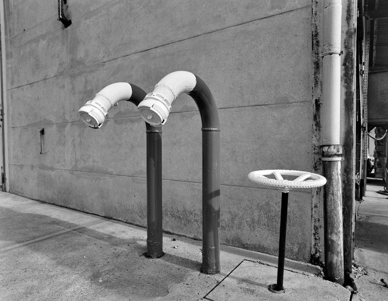 Vanne et bouches d'incendie.