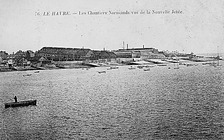 Les Chantiers Normands vus de la nouvelle jetée.- Carte postale, vers 1910 (Musée de l'Ancien Havre).