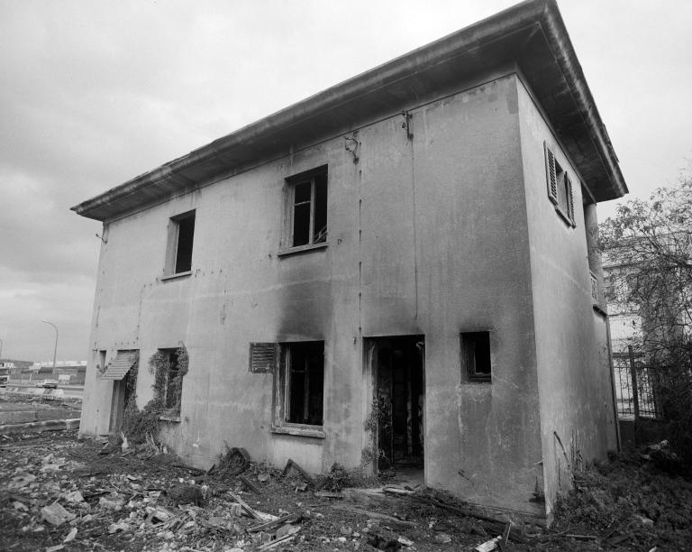 Maisons jumelées de contremaîtres, élévations postérieures ouest, vue générale.