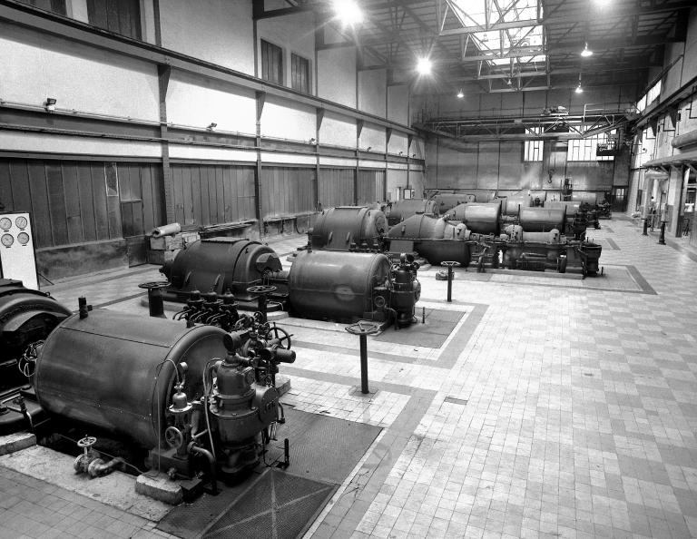 Vue d'ensemble des 6 turbosalternateurs.