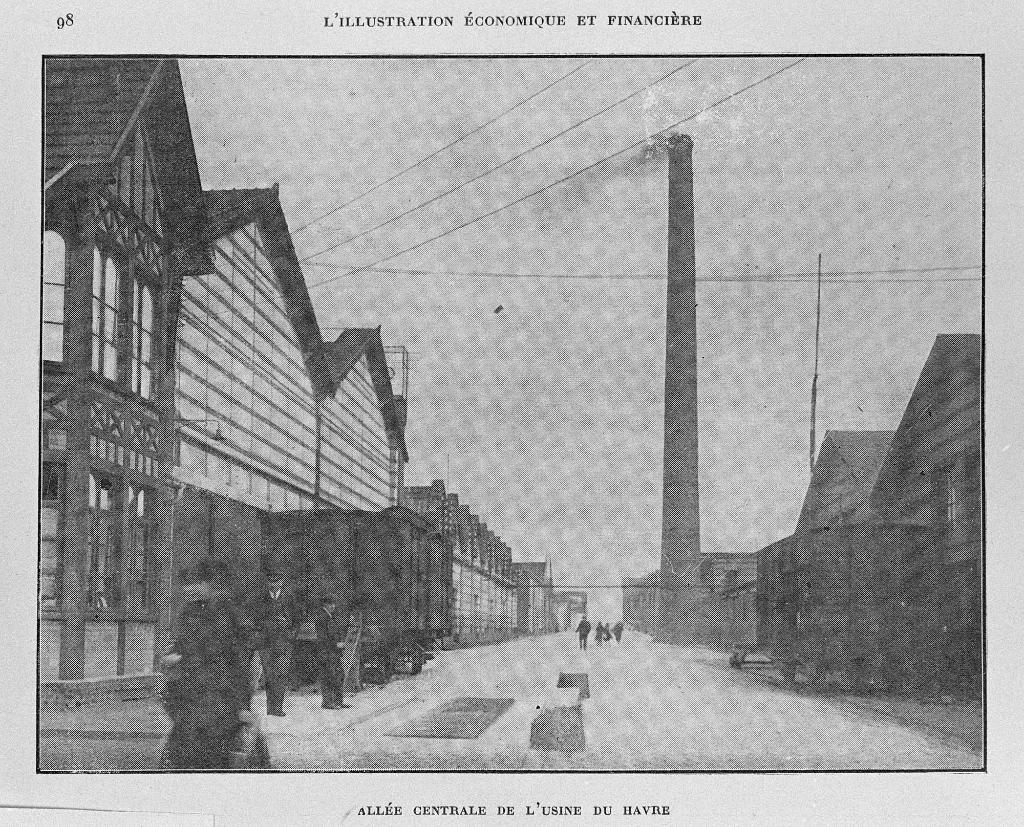 Allée centrale de l'usine du Havre.- Photographie, tirée de : L'illustration économique et financière, 1923 (BM Rouen).