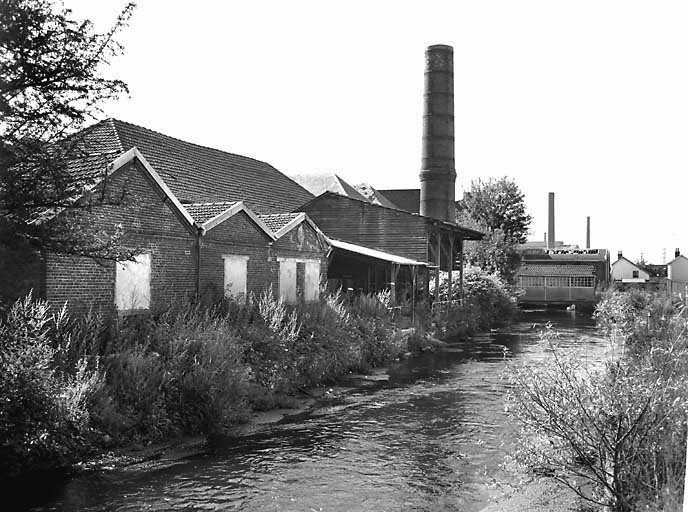 Ateliers de fabrication et salle des turbines hydrauliques, vue d'ensemble.