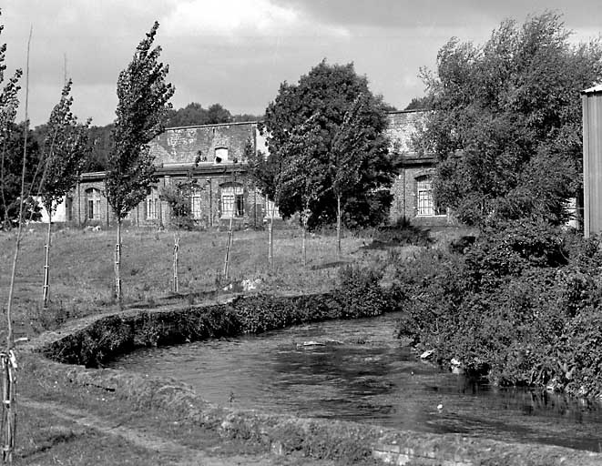 Vue partielle de l'usine.