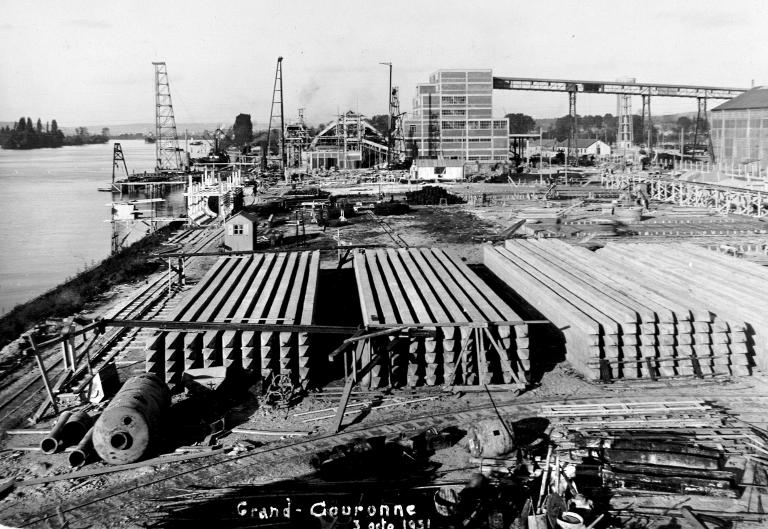 Vue d'ensemble de l'usine en construction, 3 octobre 1931 (Coll. part.).