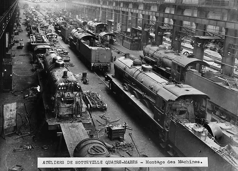 Atelier de montage des machines, vue intérieure.