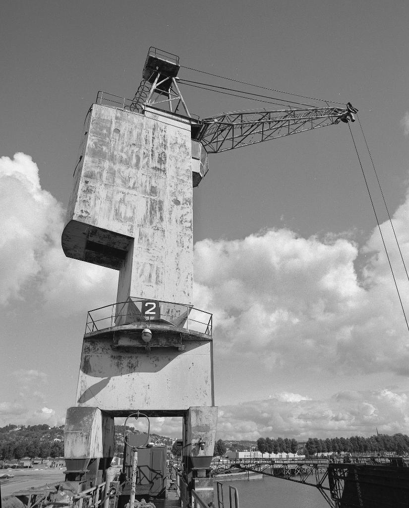 La grue de 15 tonnes.
