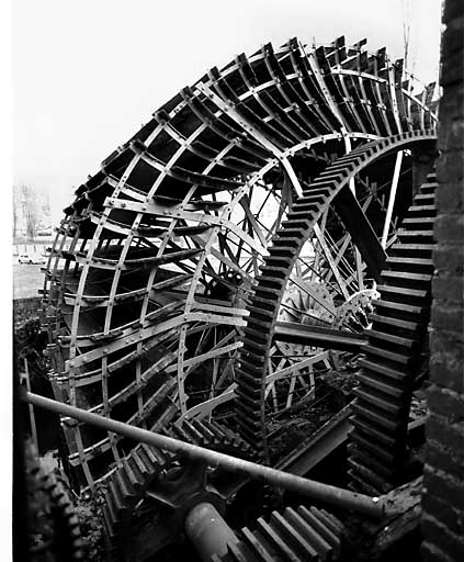 Roue hydraulique verticale en dessous de type Poncelet