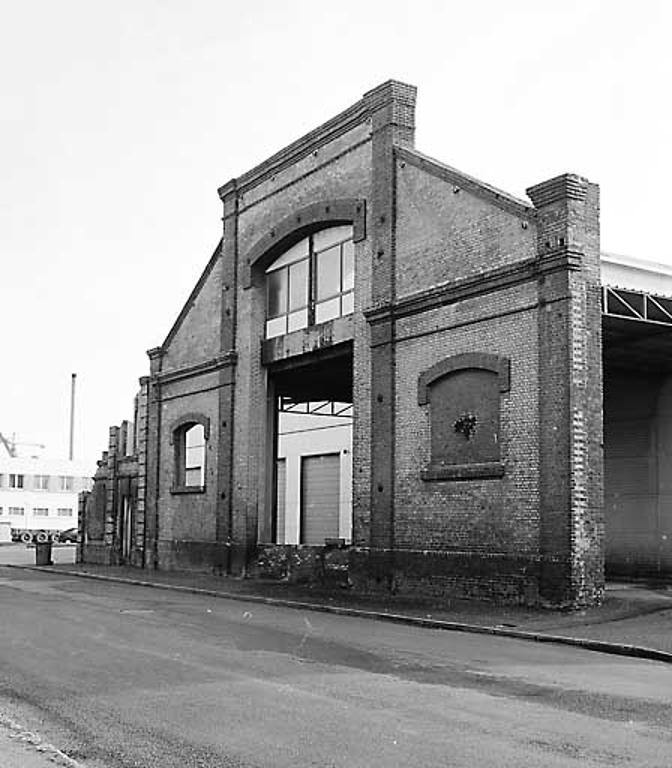 Vestiges de la façade sur rue.