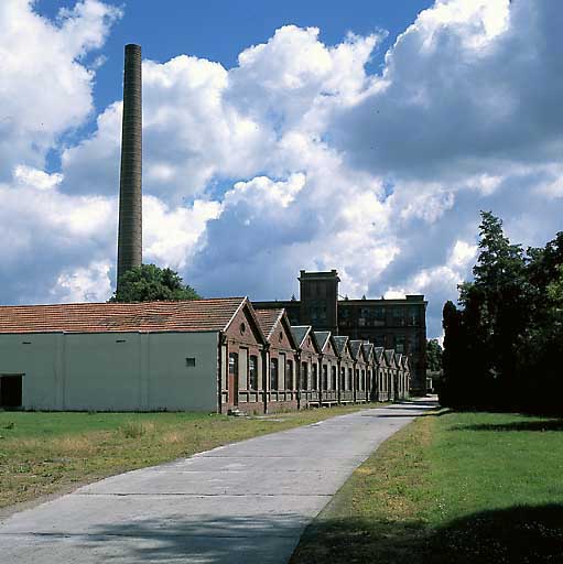 Ateliers de réparation et de fabrication, vue d'ensemble prise de l'ouest.