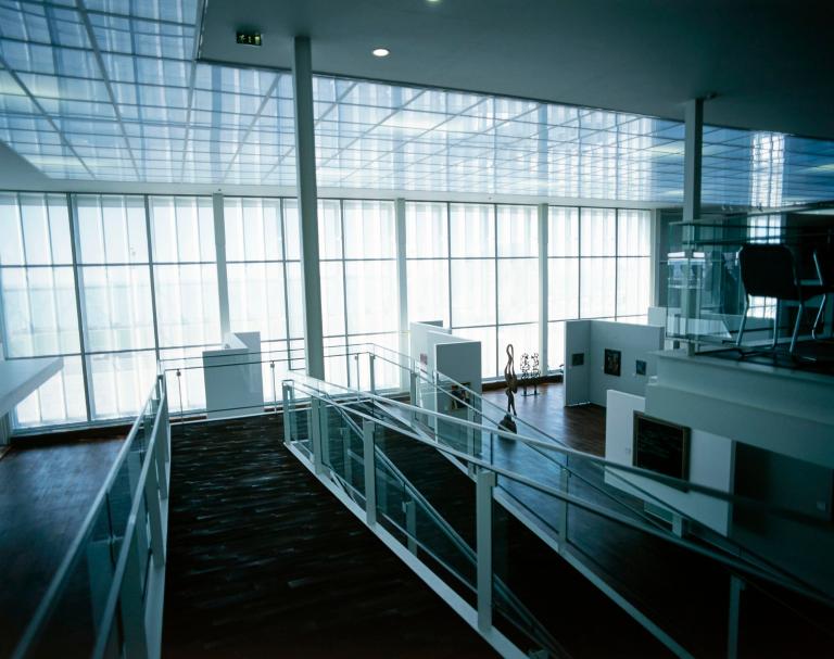 Elévation intérieure vers l'ouest, vue de la mezzanine.