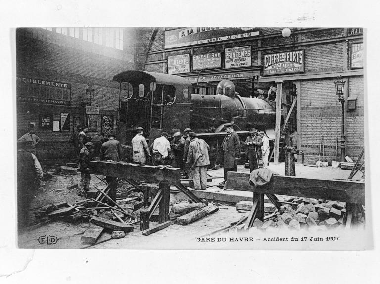 Gare du Havre. Accident du 17 juin 1907.- Carte postale ELD., 1907.