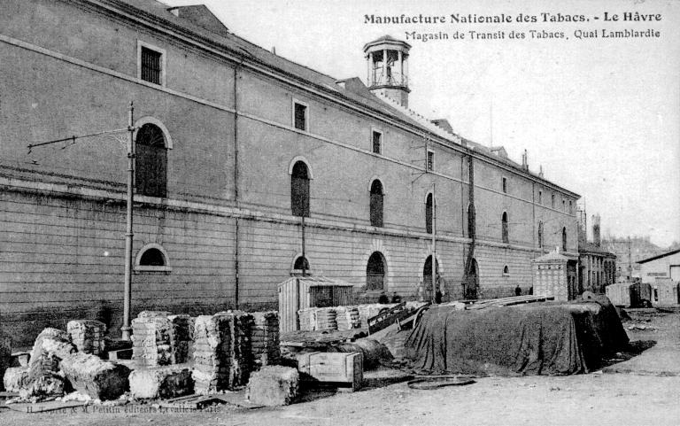Magasin de transit des tabacs [ancien entrepôt Réel].- Carte postale, vers 1910 (Coll. part.).