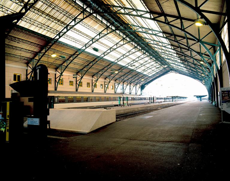 Hall des trains, élévation intérieure vers l'est.