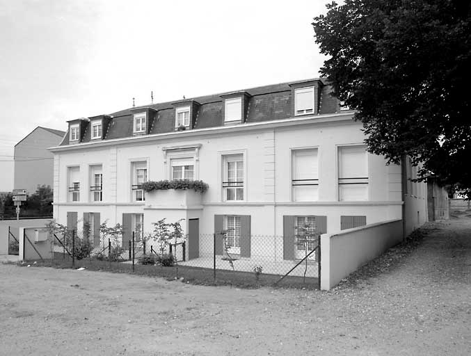 logis : élévation sur cour, façade Sud.
