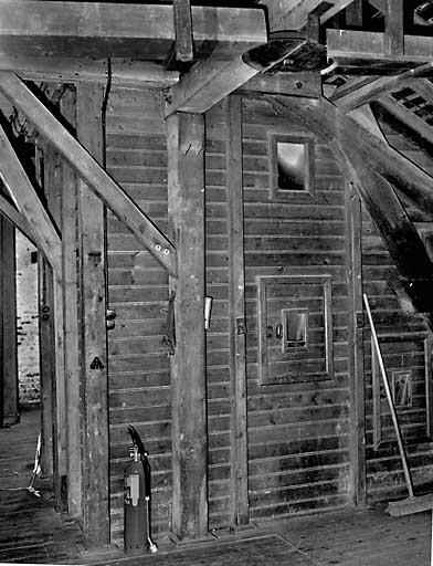 Atelier principal, 3e étage (salle des plansichters), vue intérieure : silo à blé.