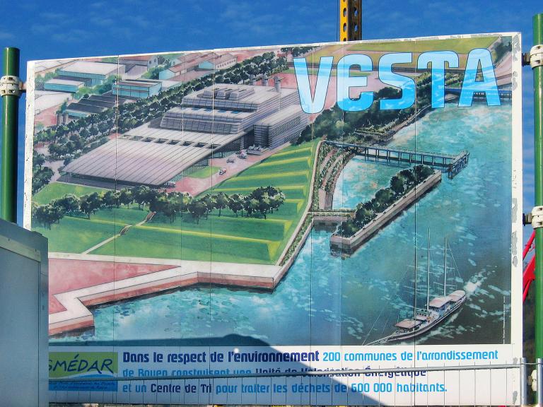 Panneau présentant le projet de la nouvelle usine d'incinération des déchets ménagers.