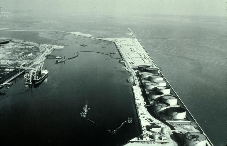 Reconstruction du terminal.- Photographie aérienne, 1952 (Coll. CIM).