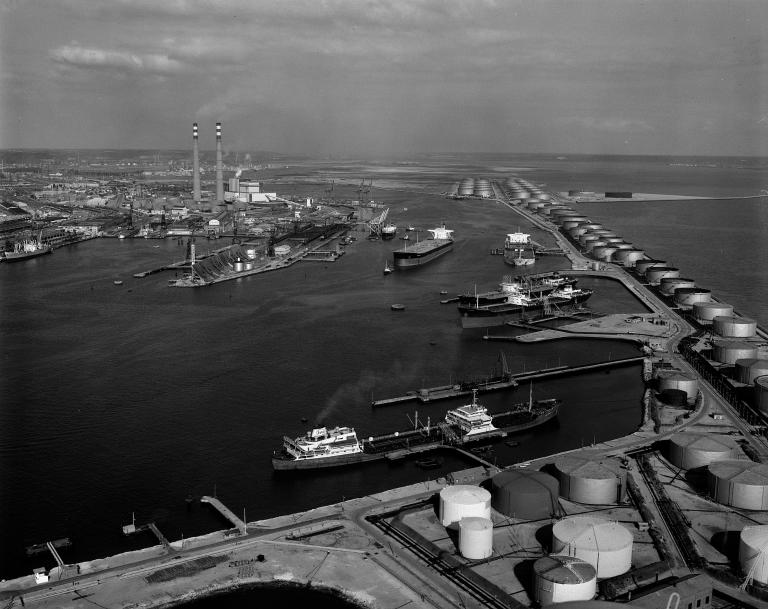 Terre-plein sud.- Photographie, vers 1970 (Grand Port Maritime du Havre)