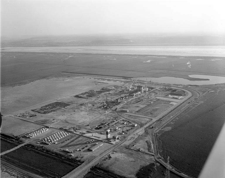 Vue aérienne lors de la construction de l'usine.- Photographie, 1967 (Grand Port Maritime du Havre).