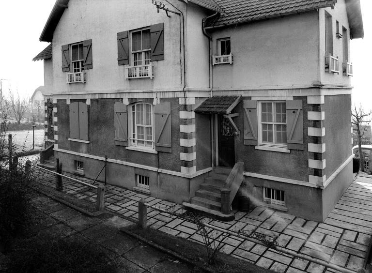 Maison jumelée chemin de Saint-Dignefort, façade postérieure.- Photographie, vers 1950 (Coll. Total).