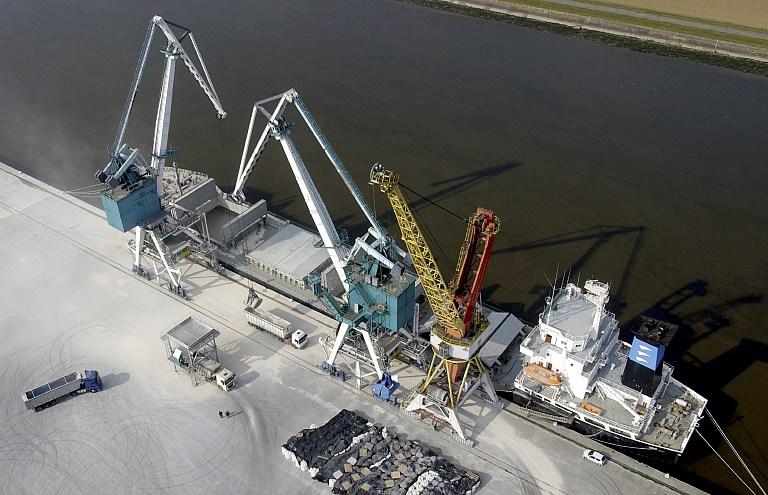 Déchargement d'un minéralier, 2005, (Port Autonome de Rouen).