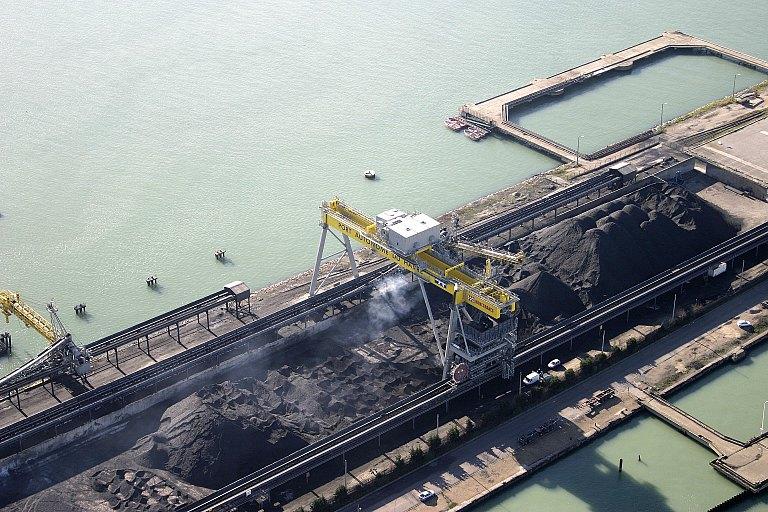 Portique de déchargement, vue aérienne, 2005, (Port Autonome de Rouen).