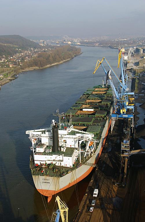 Déchargement d'un minéralier, 2005, (Port Autonome de Rouen).