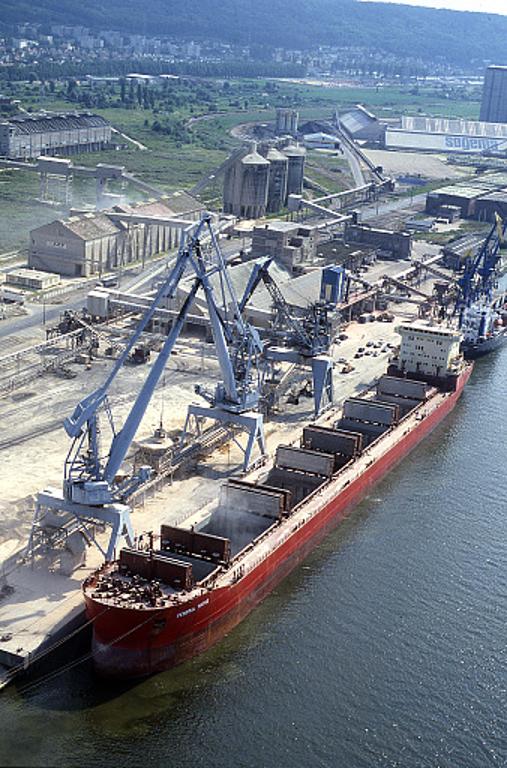 Déchargement d'un minéralier, 2005, (Port Autonome de Rouen).
