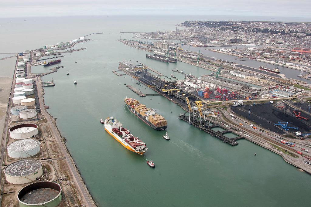Vue de l'avant port.- Photographie aérienne, vers 2005 (Grand port Maritime du Havre).