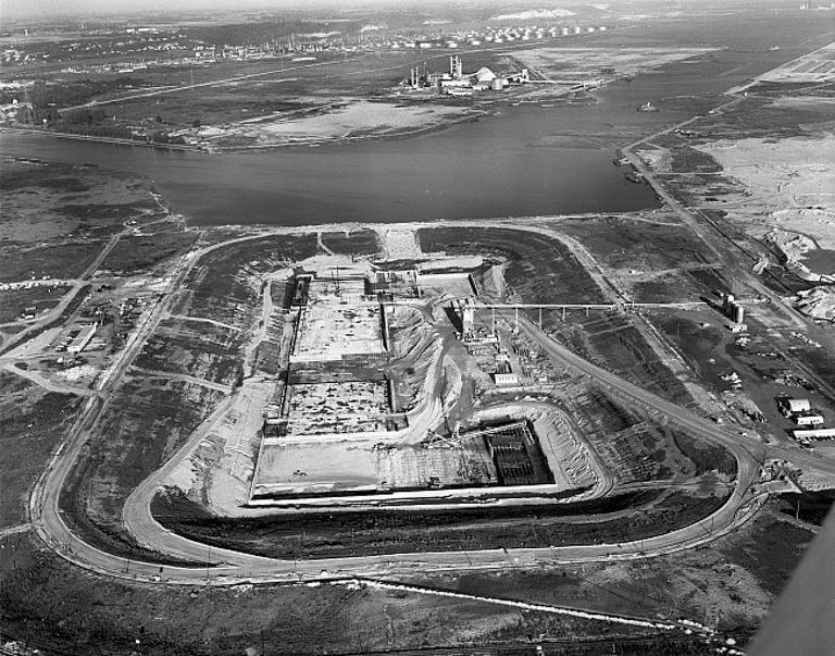 Chantier de construction.- Photographie aérienne, 1970 (Port autonome du Havre).
