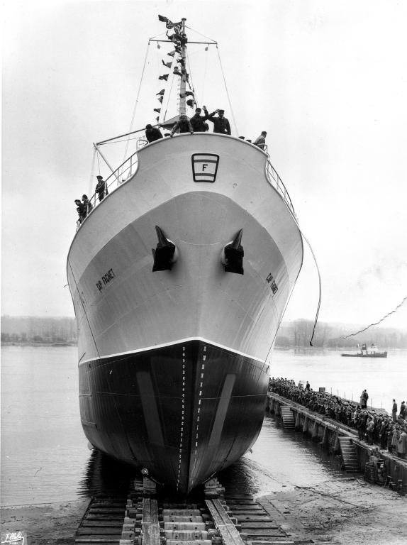 Lancement du cargo Capitaine Fagnet.- Photographie, 3 décembre 1956 (BM Le Trait).