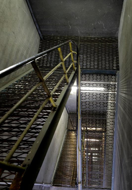Vue intérieure, escalier de distribution.