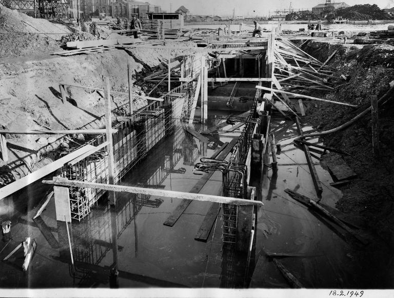 Construction de l'usine, réalisation des fondations, 18/2/1949 (Coll. EDF).