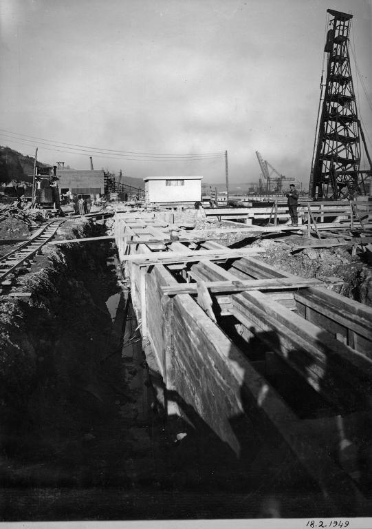 Construction de l'usine, réalisation des fondations, 18/2/1949 (Coll. EDF).