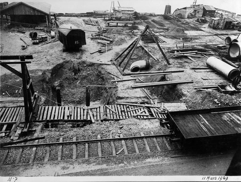 Construction de l'usine, vue du chantier, 11/3/1949 (Coll. EDF).